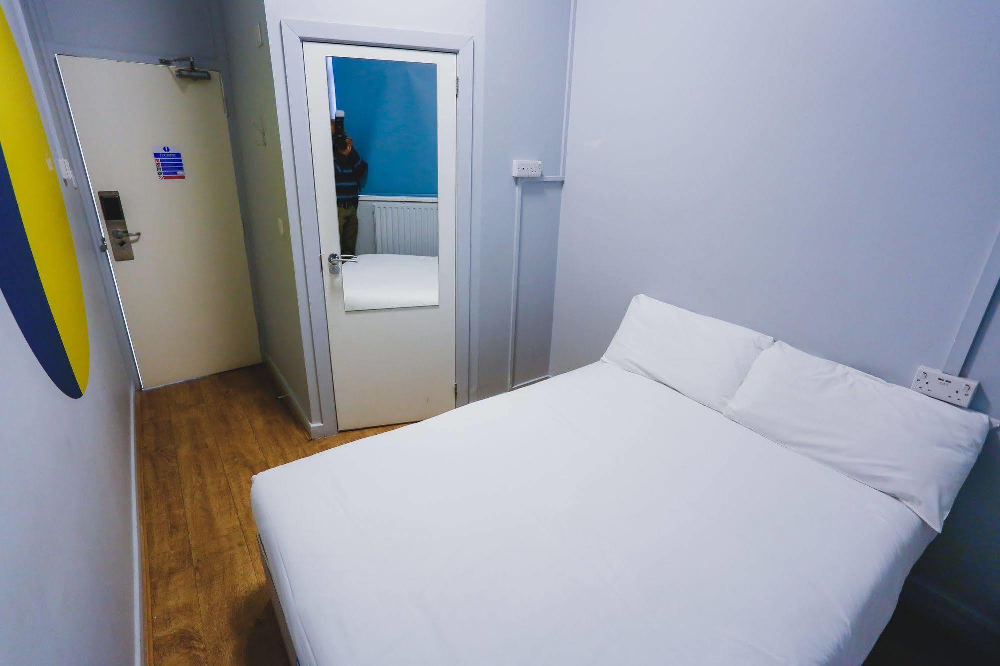 Via Limehouse Hostel Londen Buitenkant foto